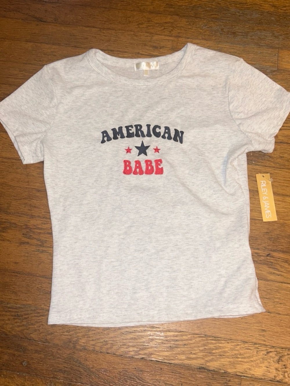 Riley & James Women's Heather Gray 'American Babe' Graphic Tee